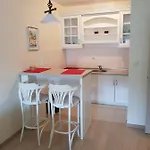 Life * بودغوريتْسا